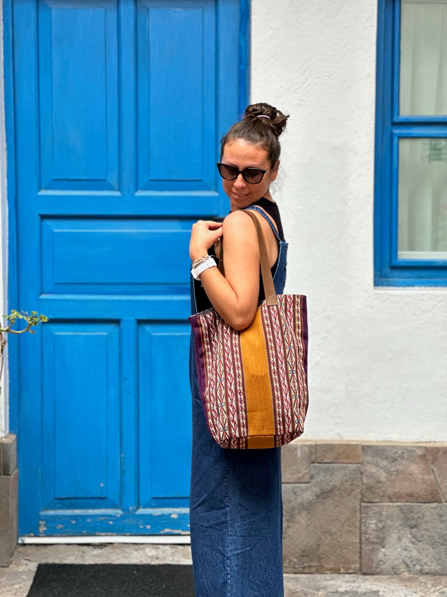 AtyQ’all VyctoriaQ' T’inkiy Tote Bag - Enlazar (Quechua)