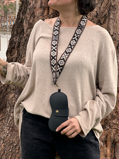 AtyQ'all Andean Portable Glasses Holder