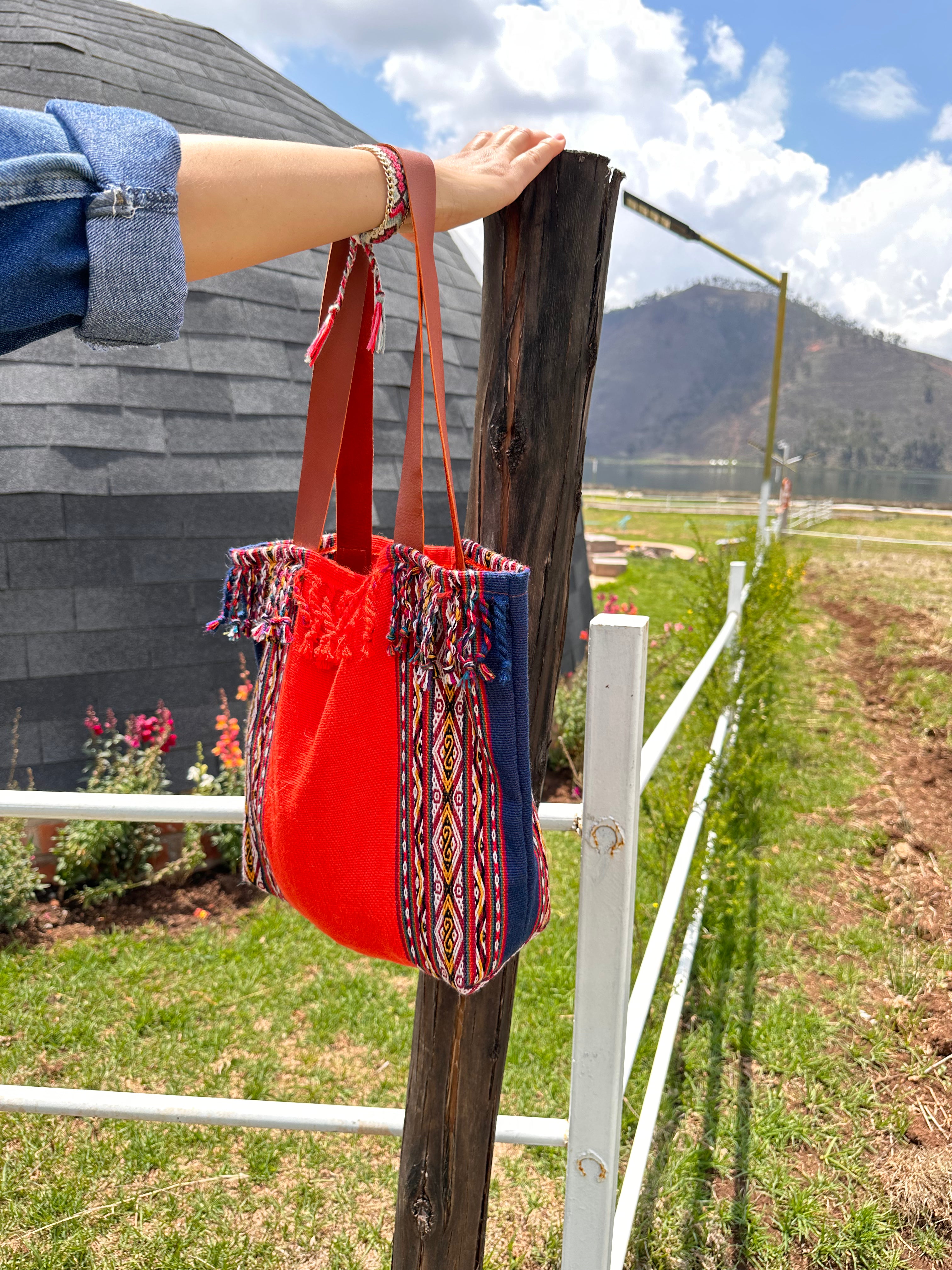 AtyQ’all CerafynaQ' Puka Tote Bag - Rojo (Quechua)