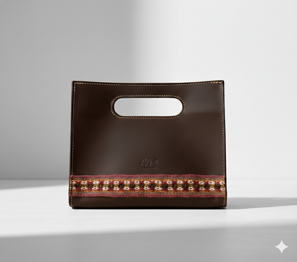 AtyQ'all AwaQ'ara Handbag / Vanité