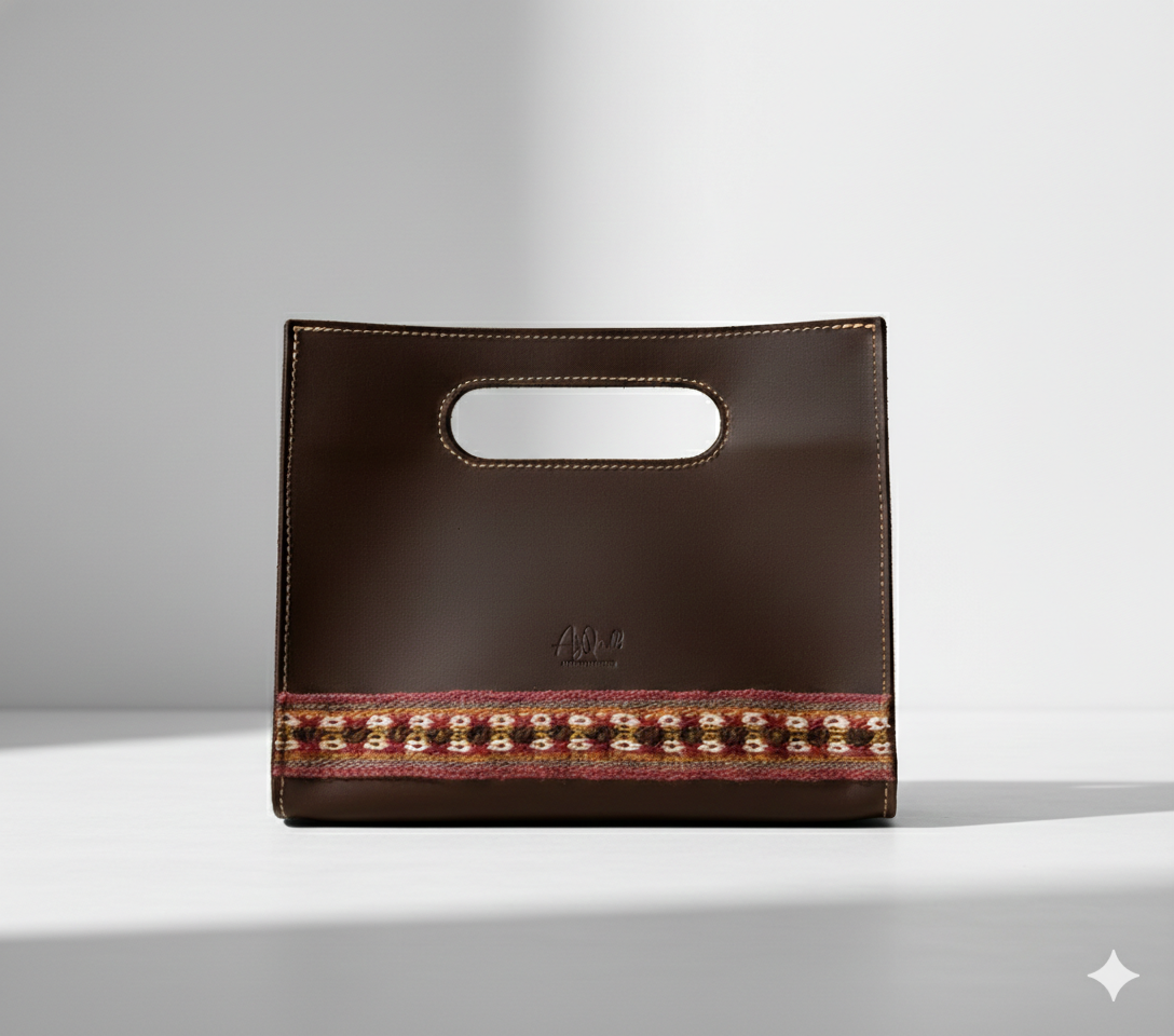 AtyQ'all AwaQ'ara Handbag / Vanité