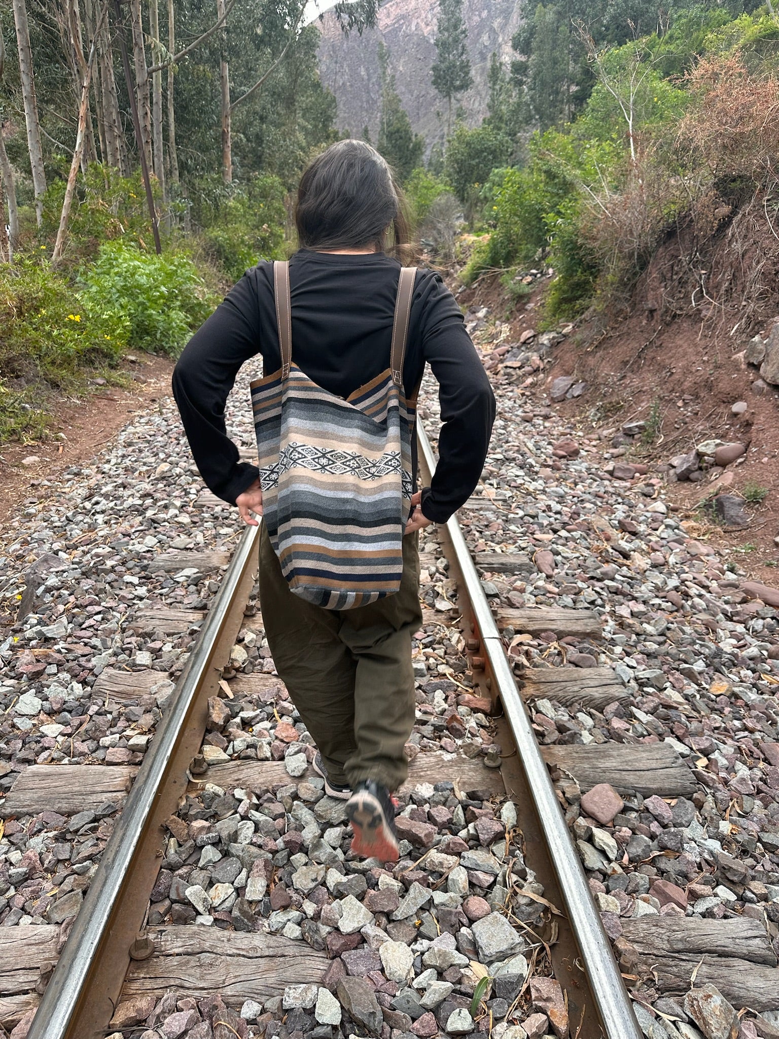 AtyQ'all VyctoriaQ' Oqe Tote Bag - Color Plomo (Quechua)