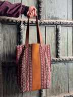 Bolso Tote AtyQ'all VyctoriaQ' T'inkiy - Enlazar (Quechua)