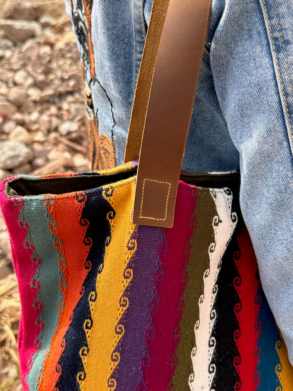 AtyQ'all VyctoriaQ' Qocha Bolso Tote - laguna (Quechua)