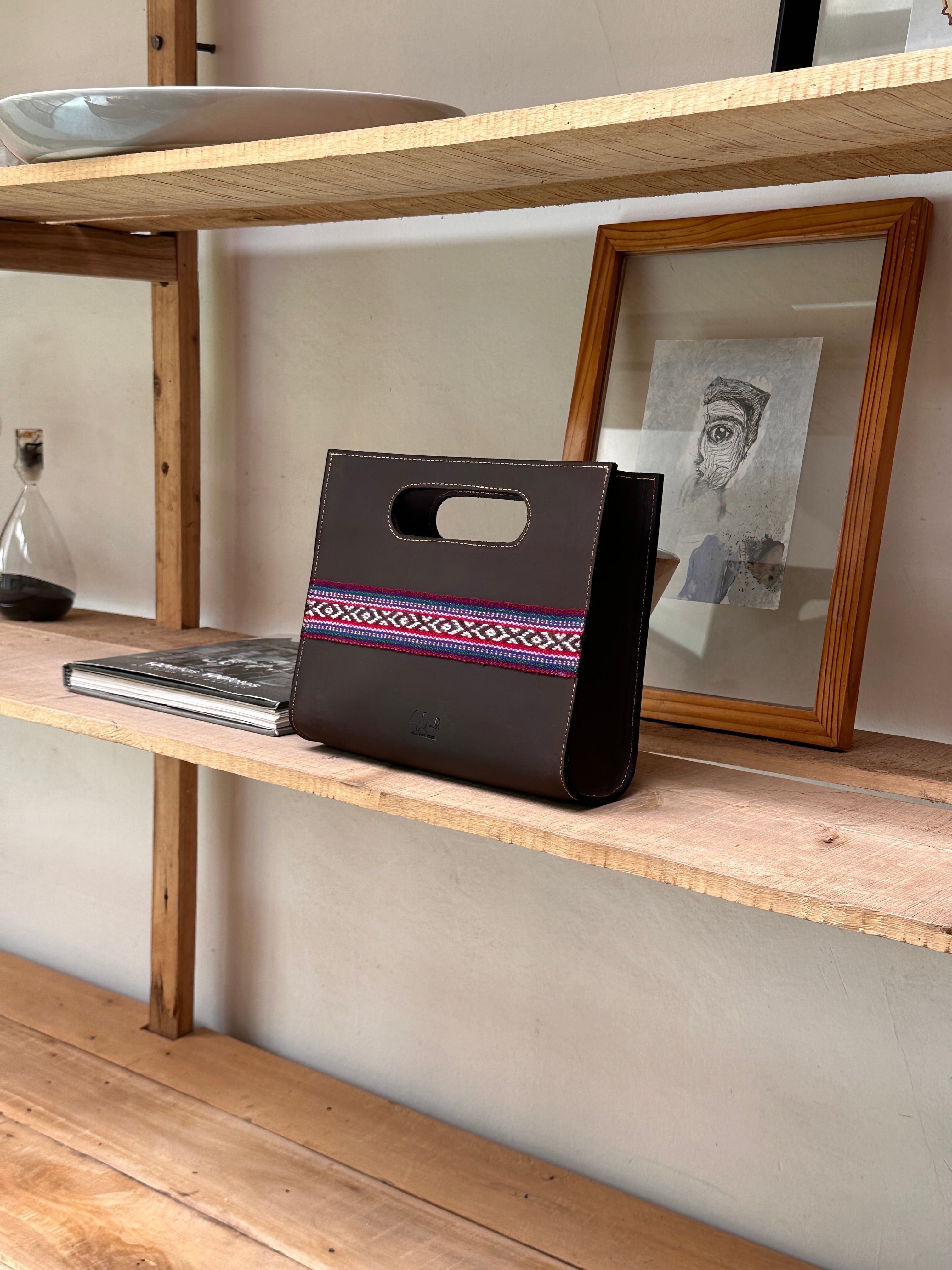 AtyQ'all AwaQ'ara Handbag / Vanité