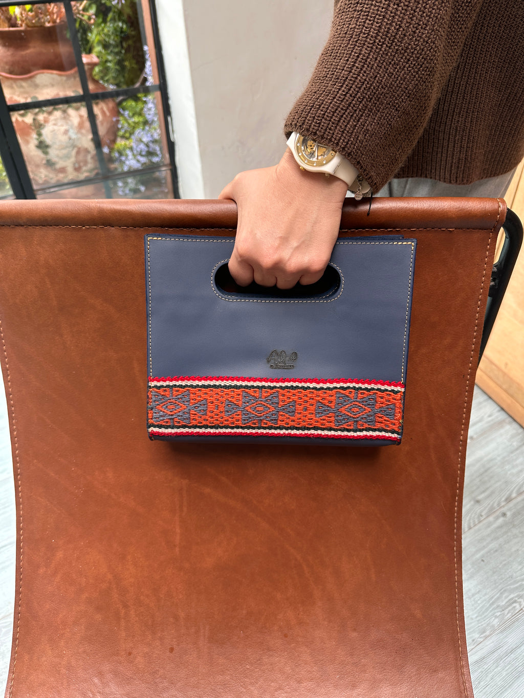 AtyQ'all AwaQ'ara Handbag / Vanité