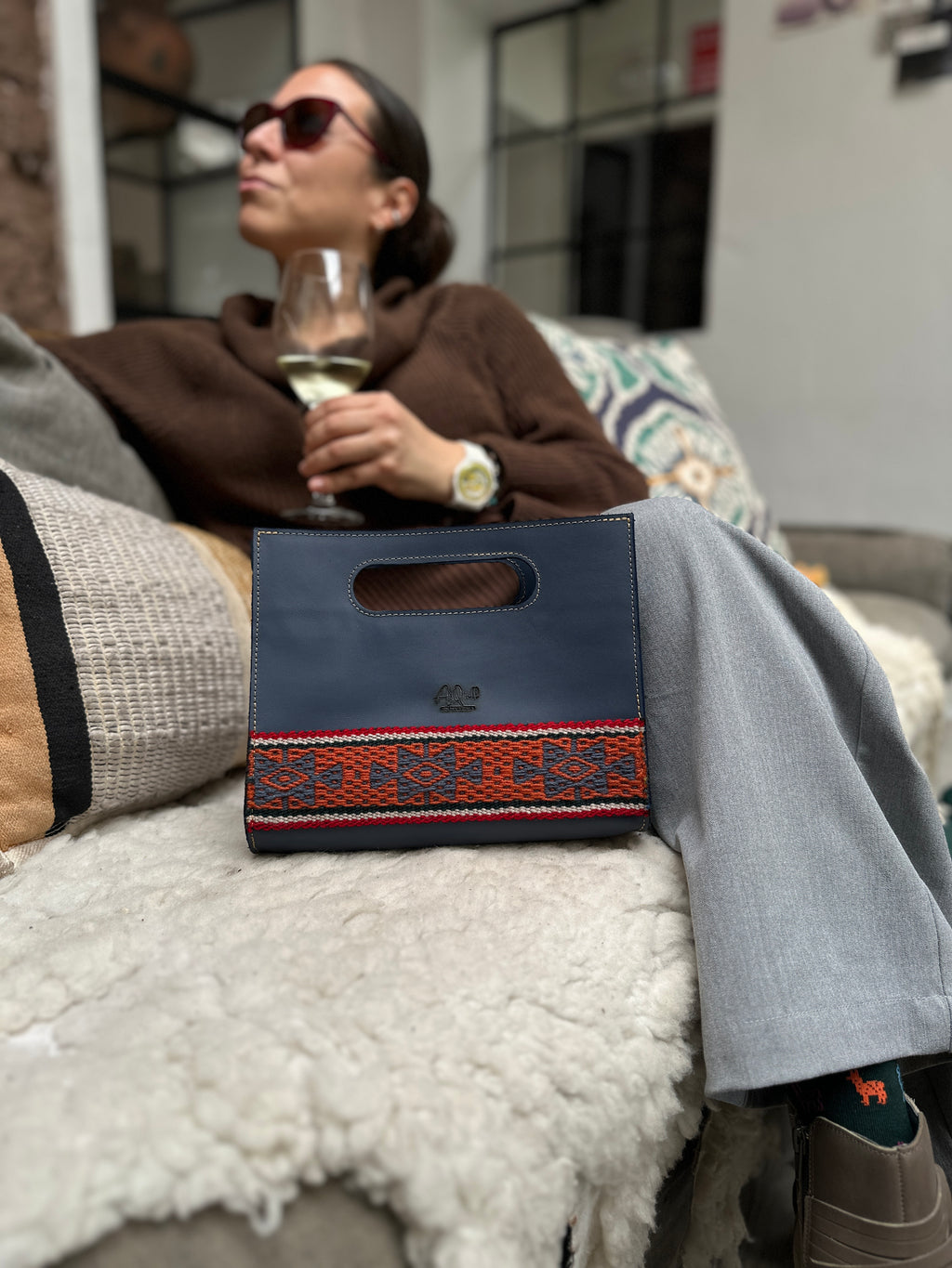 AtyQ'all AwaQ'ara Handbag / Vanité