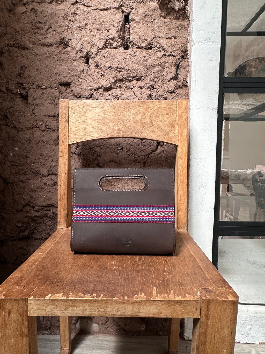 AtyQ'all AwaQ'ara Handbag / Vanité