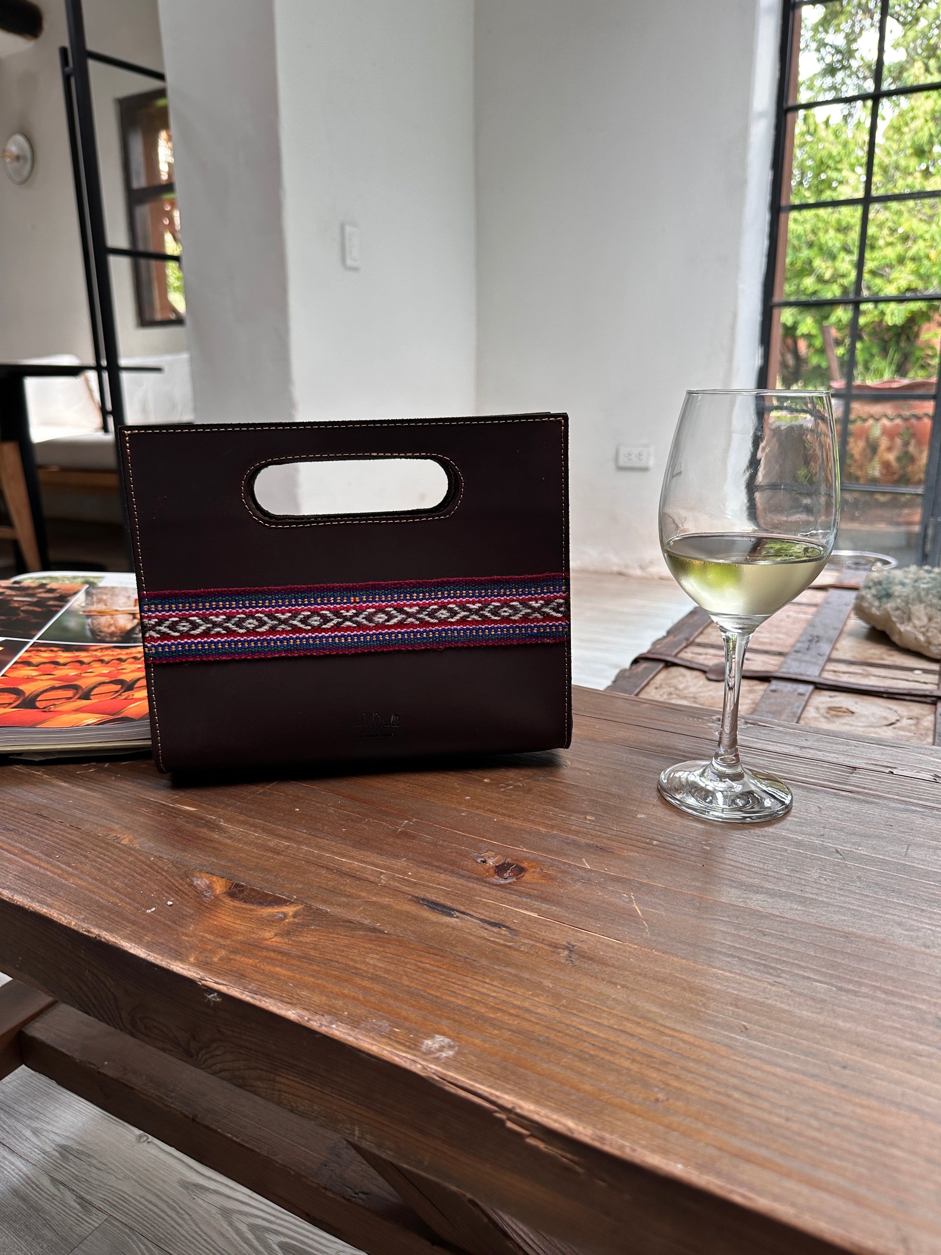 AtyQ'all AwaQ'ara Handbag / Vanité