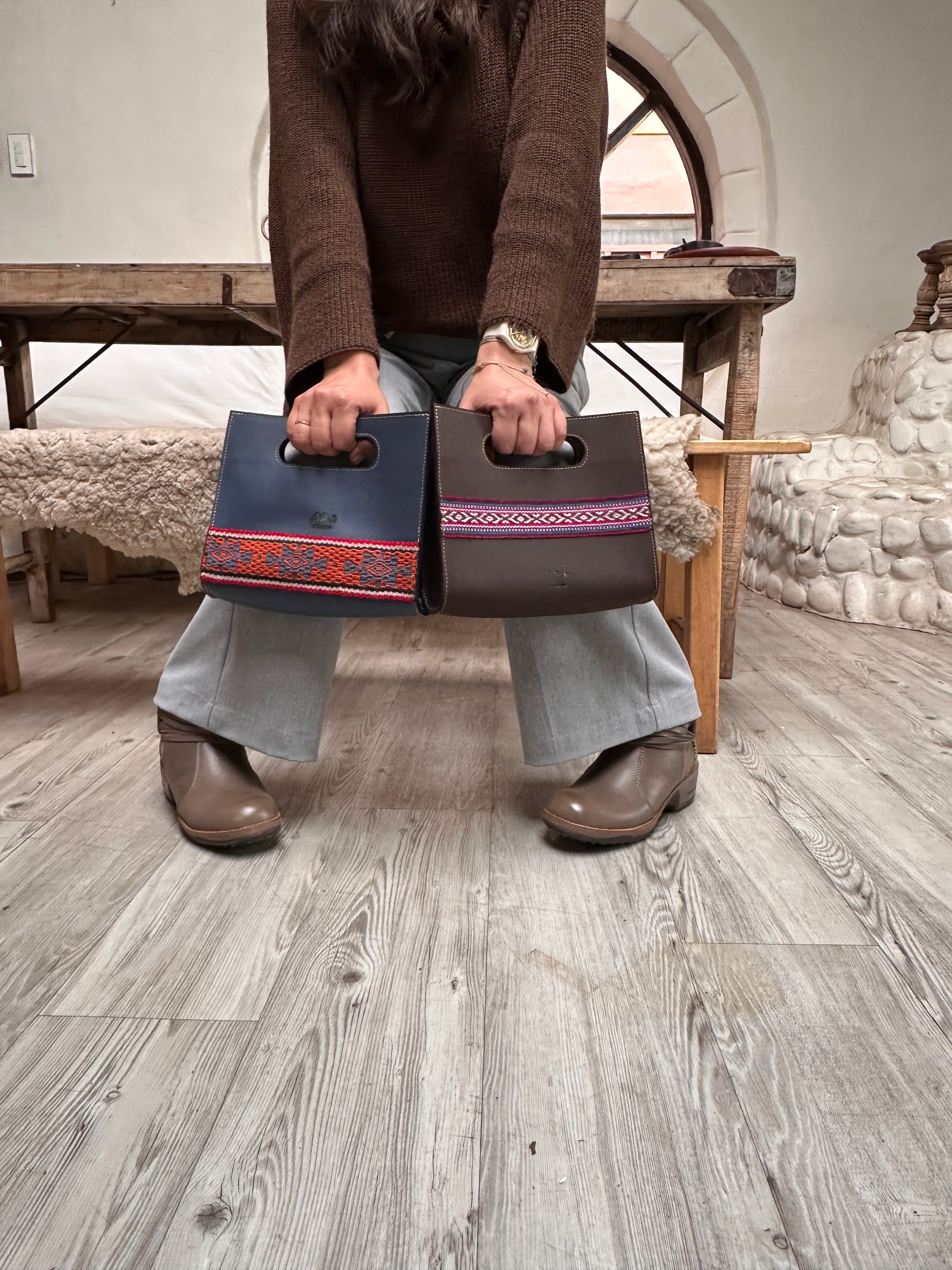 AtyQ'all AwaQ'ara Handbag / Vanité