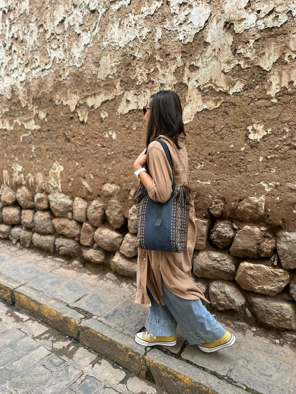 AtyQ'all Warmi Tote Bag - Mujer (Quechua)